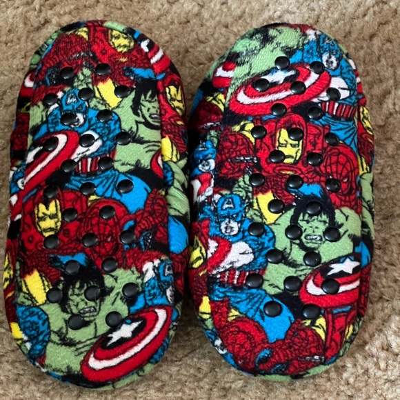 Marvel Kids Slippers - Picture 2 of 3
